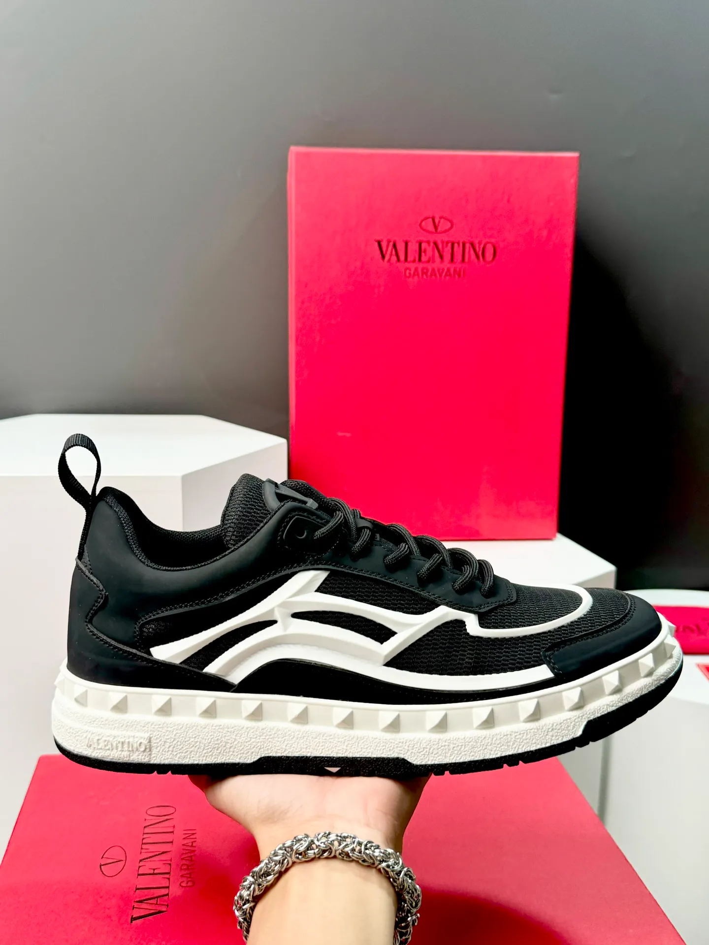 Men's shoes 💰440 Valentino "VALENTINO" hot sale ❤️ Counters ship at the same time 1:1 👏 Imported cowhide + mesh lining 🐂 Couple's casual fashion sneakers, exquisite workmanship, original original outsole 38-44 (45 customized, non-refundable)